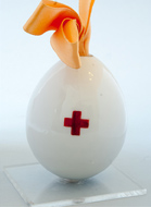 Яйцо пасхальное с вензелем императрицы Александры Фёдоровны и изображением красного креста